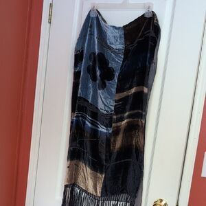 Gorgeous Ladies Velvet Scarf